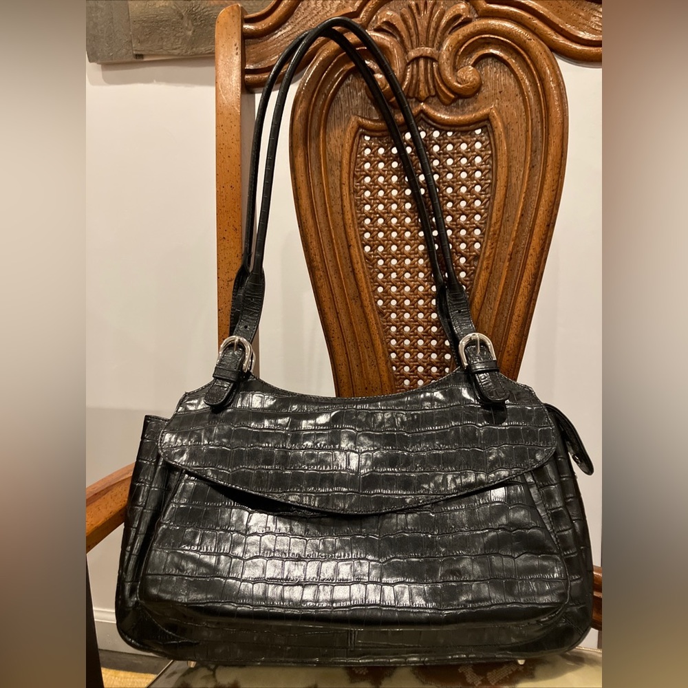 MAXX NY black leather crocodile 🐊 pattern shoulder bag